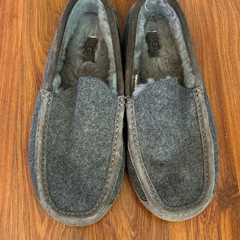 UGG Men’s gray ascot moccasin slippers, suede size 11
